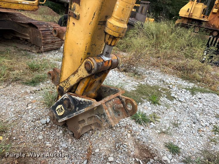 image for item ER3374 1988 John Deere 490D excavator