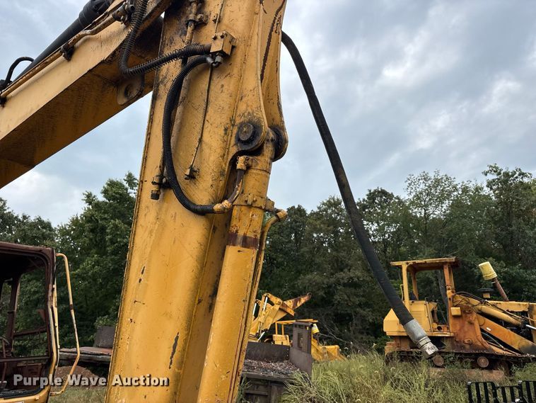 image for item ER3374 1988 John Deere 490D excavator