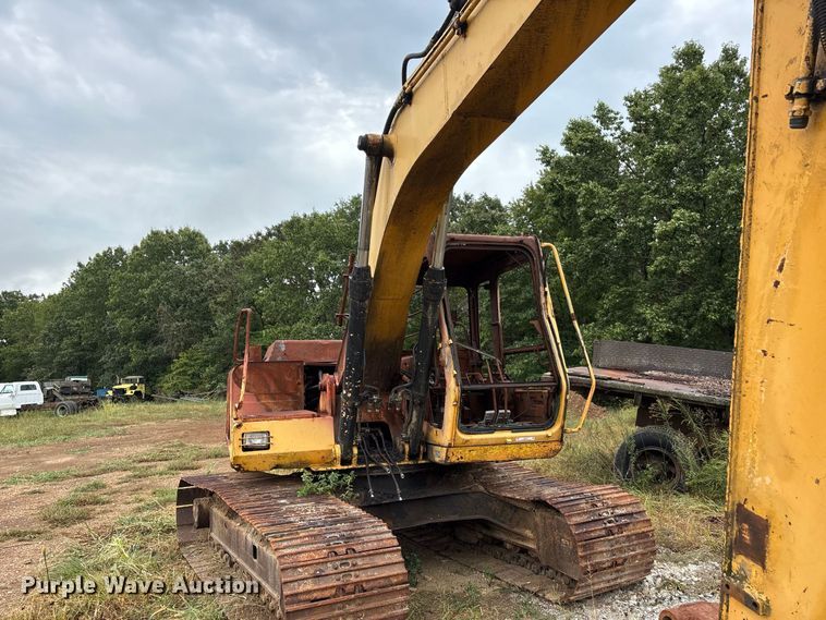 image for item ER3374 1988 John Deere 490D excavator