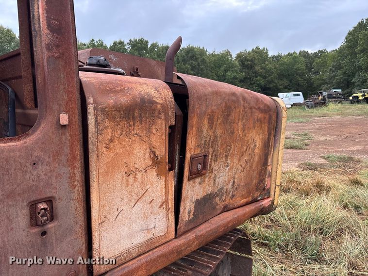 image for item ER3374 1988 John Deere 490D excavator