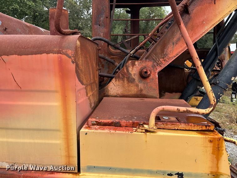 image for item ER3374 1988 John Deere 490D excavator