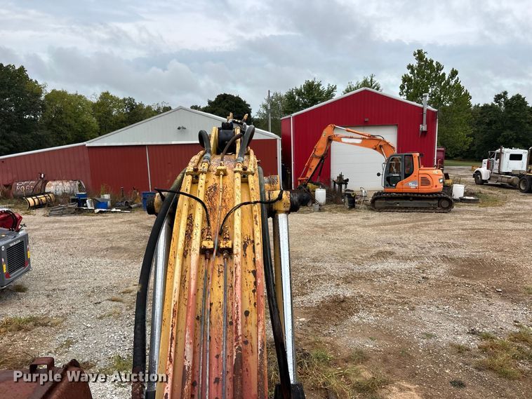 image for item ER3374 1988 John Deere 490D excavator