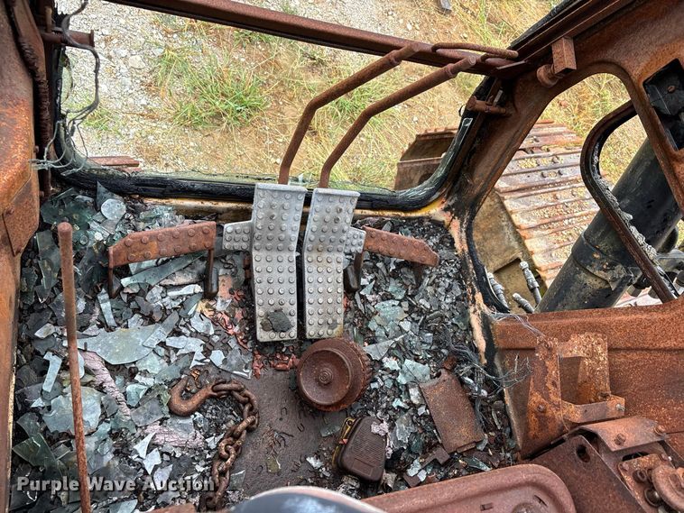 image for item ER3374 1988 John Deere 490D excavator