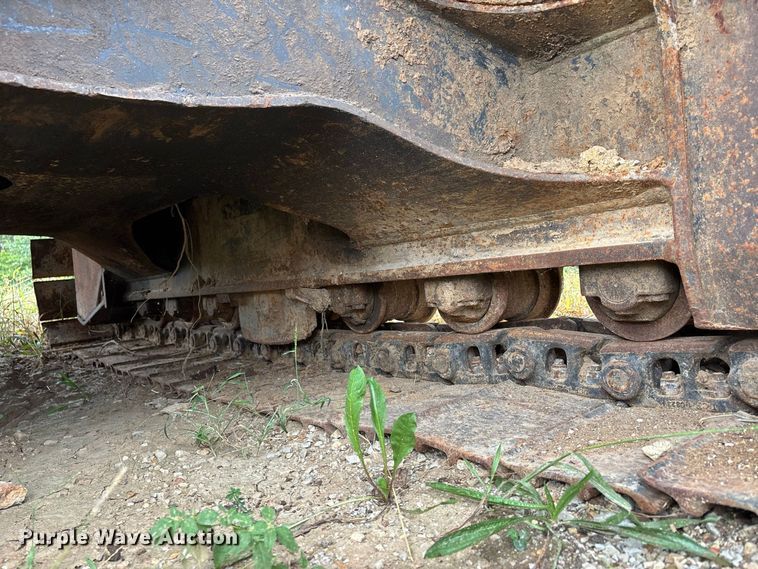 image for item ER3374 1988 John Deere 490D excavator
