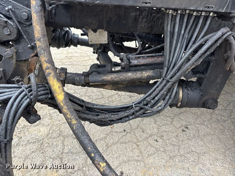 image for item ER3377 2000 International 4700 oil distributor truck