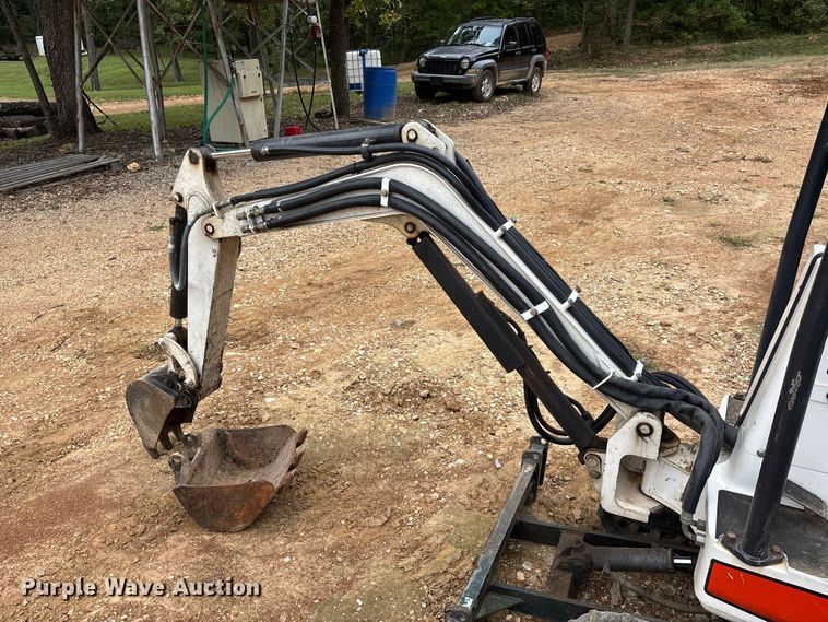 image for item ER3393 2003 Bobcat 316 mini excavator