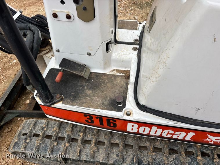 image for item ER3393 2003 Bobcat 316 mini excavator