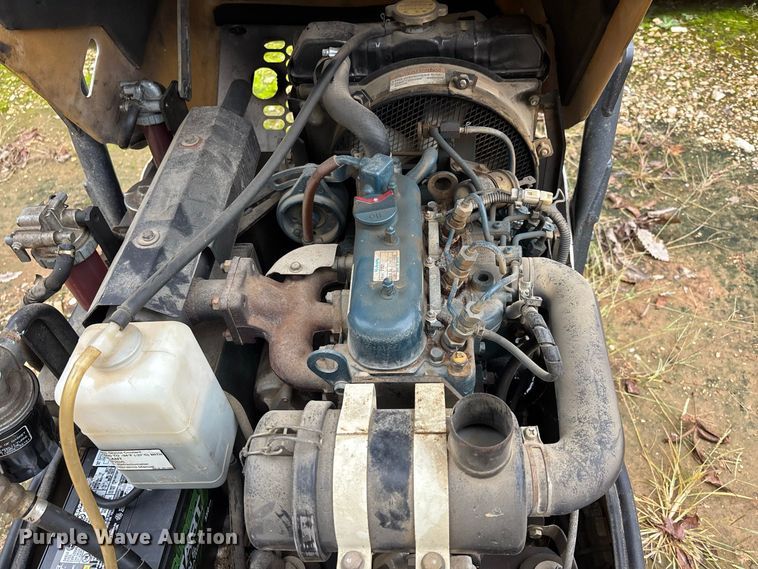 image for item ER3393 2003 Bobcat 316 mini excavator