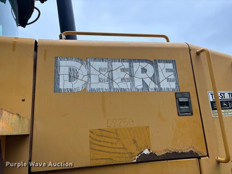image for item ER3394 2003 John Deere 624H wheel loader