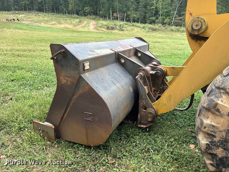 image for item ER3394 2003 John Deere 624H wheel loader