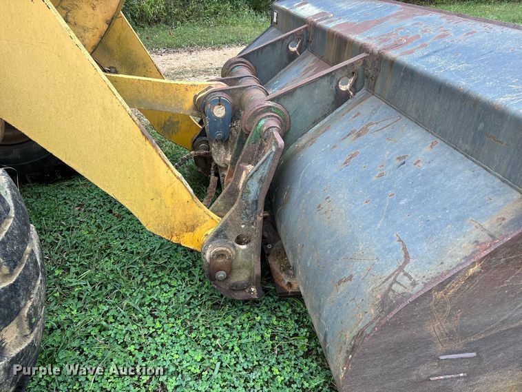 image for item ER3394 2003 John Deere 624H wheel loader
