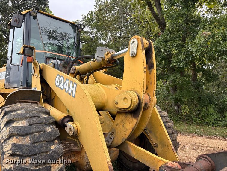 image for item ER3394 2003 John Deere 624H wheel loader