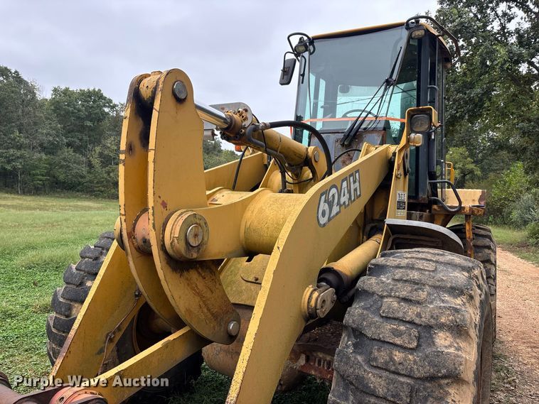 image for item ER3394 2003 John Deere 624H wheel loader
