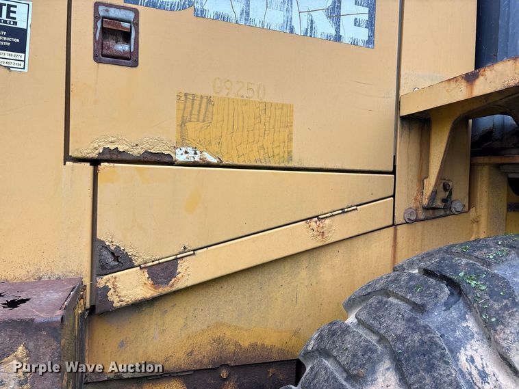 image for item ER3394 2003 John Deere 624H wheel loader