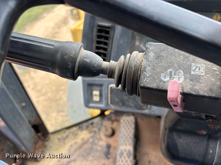 image for item ER3394 2003 John Deere 624H wheel loader