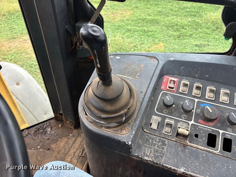 image for item ER3394 2003 John Deere 624H wheel loader