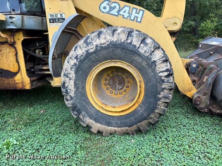image for item ER3394 2003 John Deere 624H wheel loader