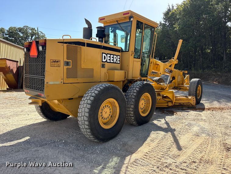 image for item ES8140 1998 John Deere 770CH motor grader
