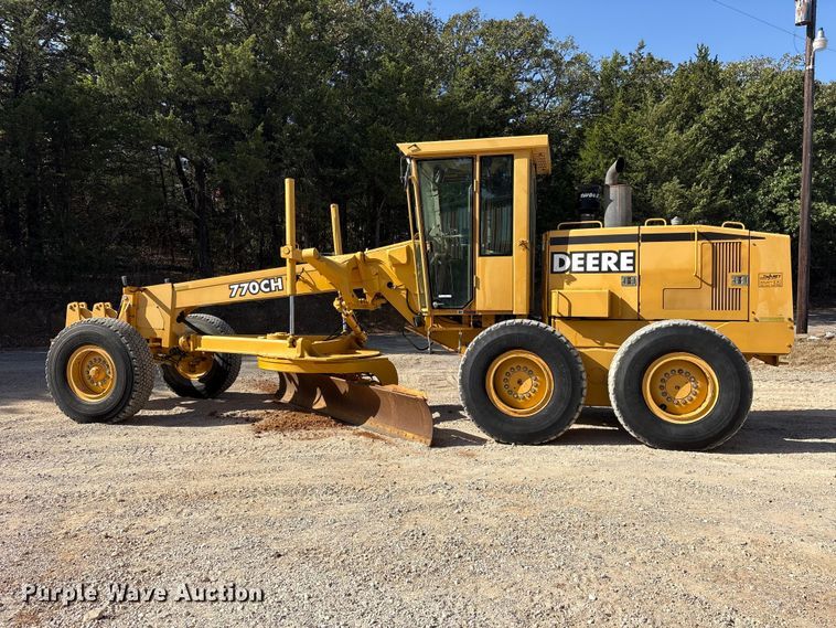image for item ES8140 1998 John Deere 770CH motor grader