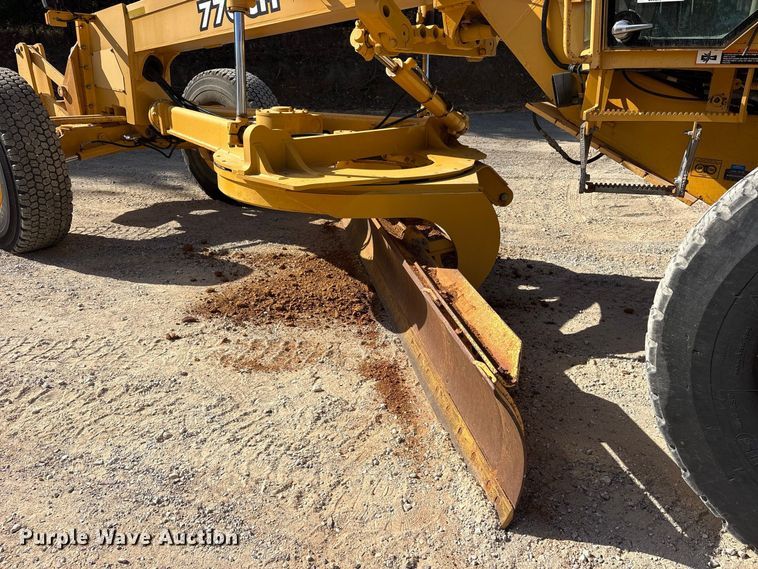 image for item ES8140 1998 John Deere 770CH motor grader