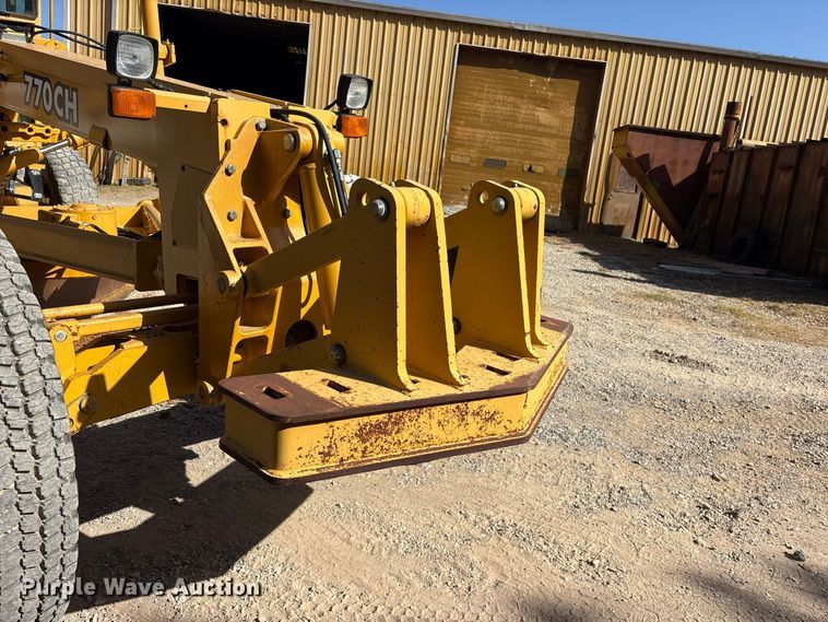 image for item ES8140 1998 John Deere 770CH motor grader