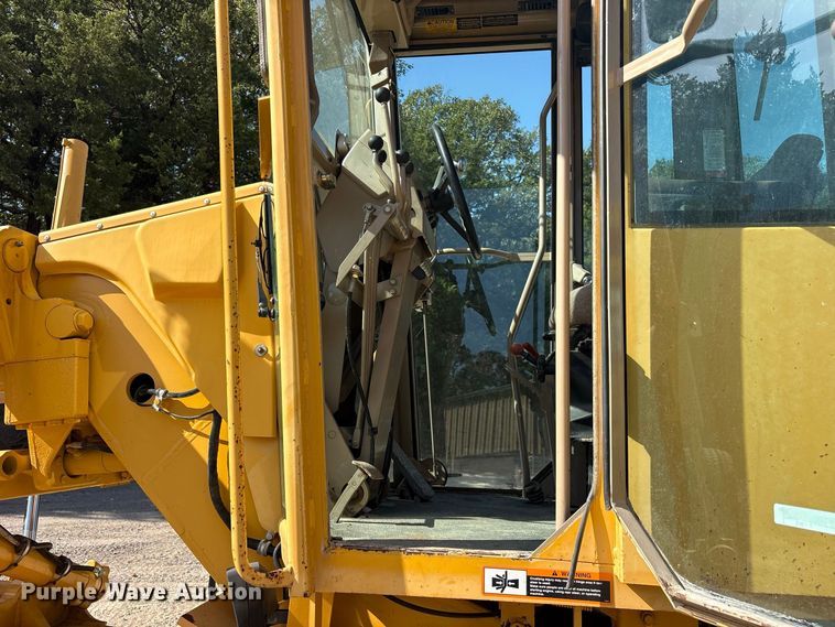 image for item ES8140 1998 John Deere 770CH motor grader