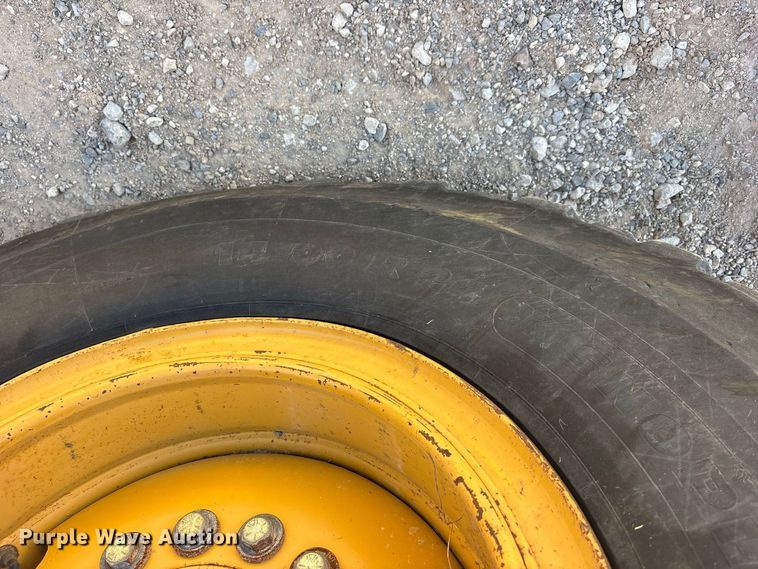 image for item ES8140 1998 John Deere 770CH motor grader