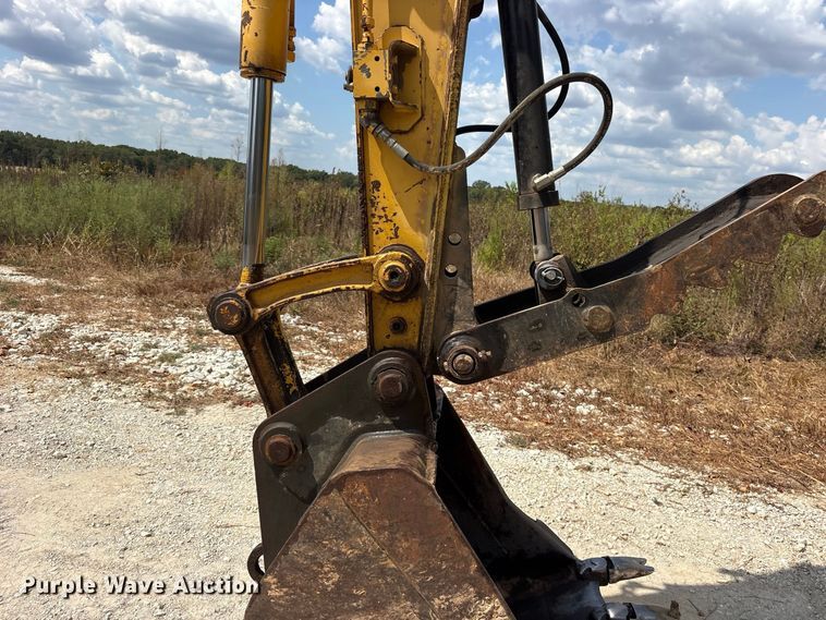 image for item ES8142 2006 Komatsu PC78MR-6 mini excavator