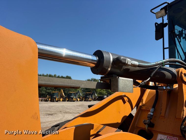 image for item ES8275 2006 Case 621D wheel loader