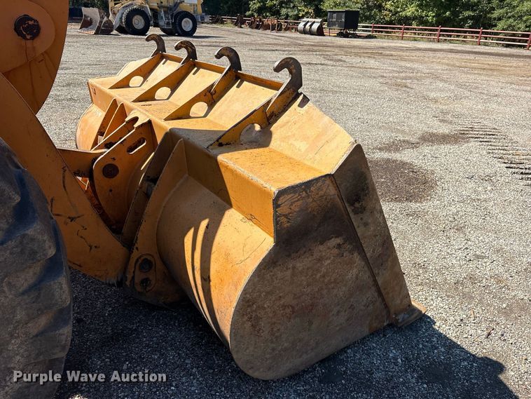 image for item ES8275 2006 Case 621D wheel loader