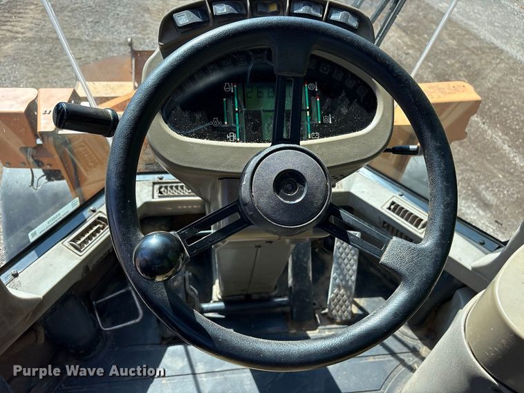 image for item ES8275 2006 Case 621D wheel loader