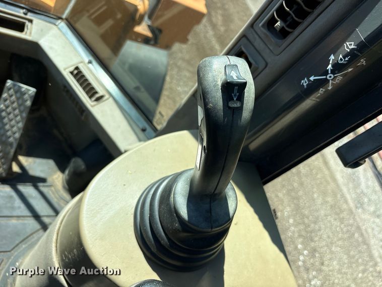 image for item ES8275 2006 Case 621D wheel loader