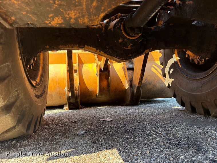 image for item ES8275 2006 Case 621D wheel loader