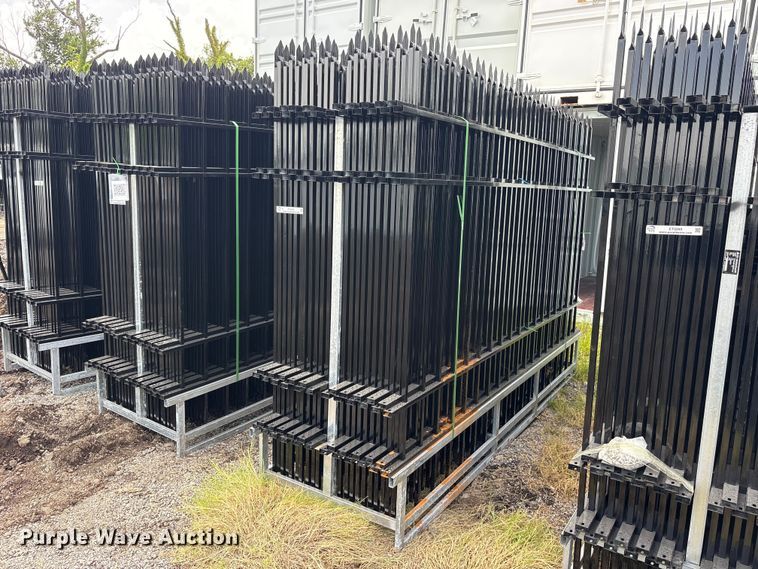 (22) Valley Pioneer F10 fence panels