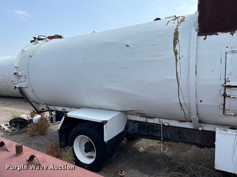 image for item EW4187 1991 Chevrolet refuse truck