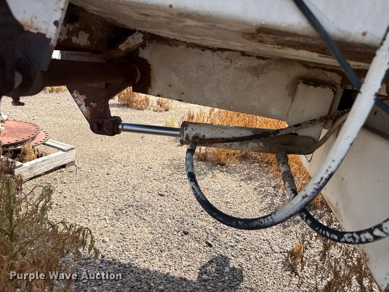 image for item EW4187 1991 Chevrolet refuse truck