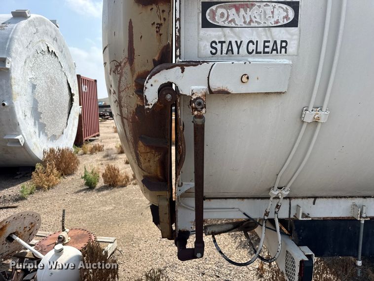 image for item EW4187 1991 Chevrolet refuse truck