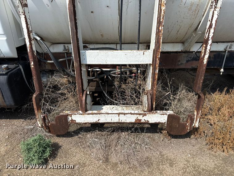 image for item EW4187 1991 Chevrolet refuse truck