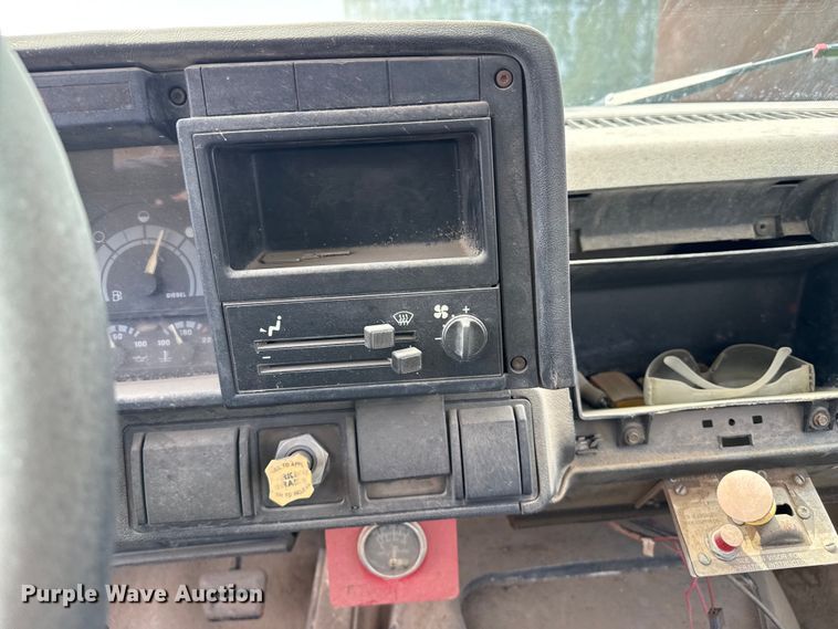 image for item EW4187 1991 Chevrolet refuse truck