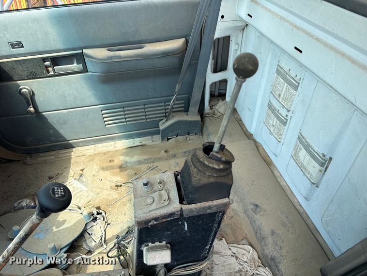 image for item EW4187 1991 Chevrolet refuse truck