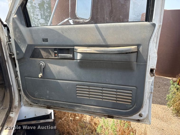 image for item EW4187 1991 Chevrolet refuse truck
