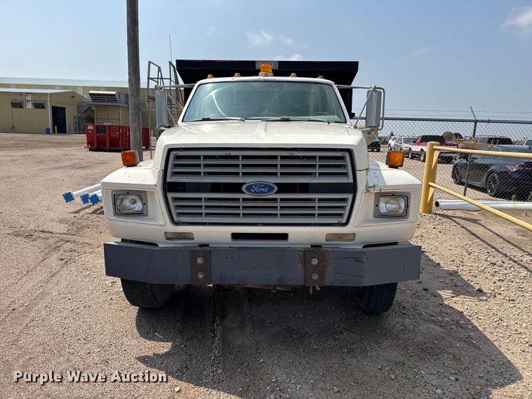 image for item EW4188 1996 Ford F700 dump truck