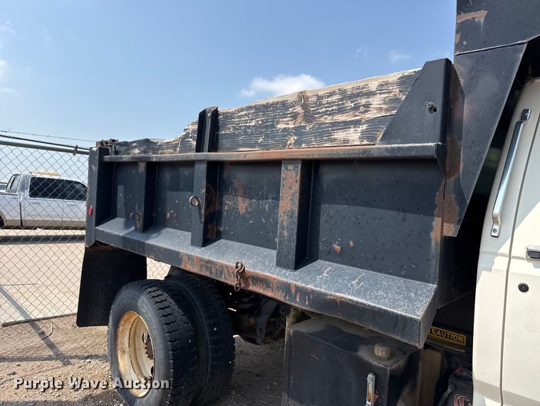 image for item EW4188 1996 Ford F700 dump truck