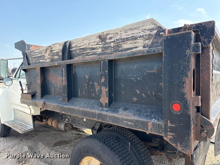 image for item EW4188 1996 Ford F700 dump truck