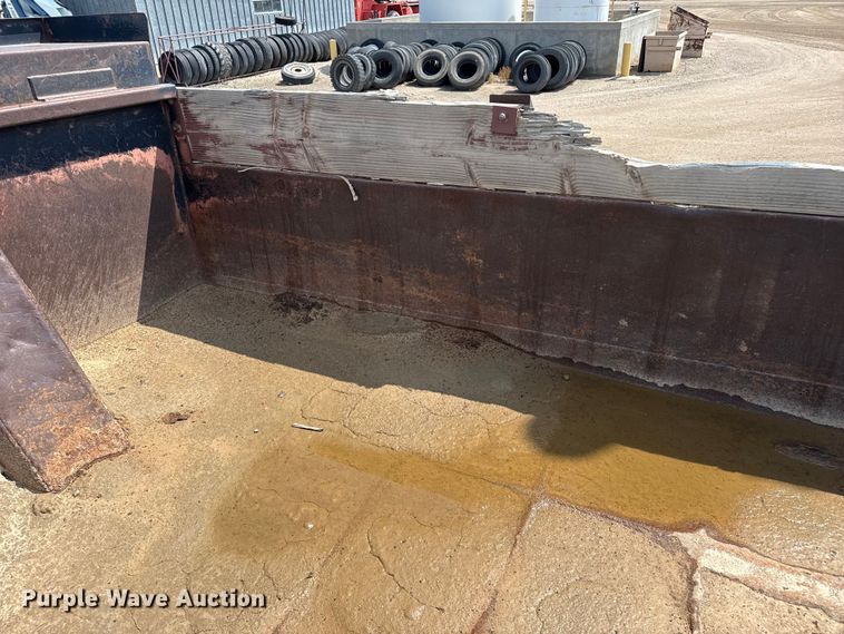image for item EW4188 1996 Ford F700 dump truck