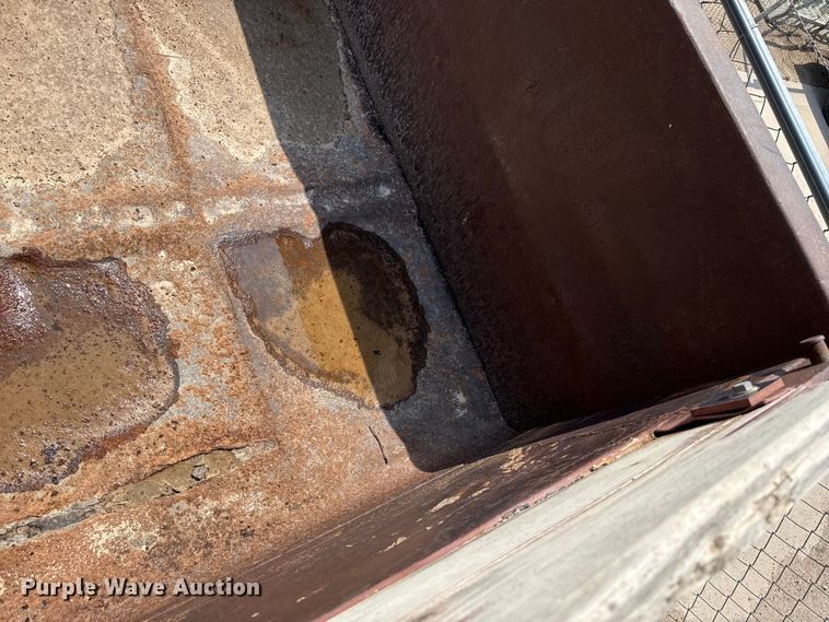 image for item EW4188 1996 Ford F700 dump truck