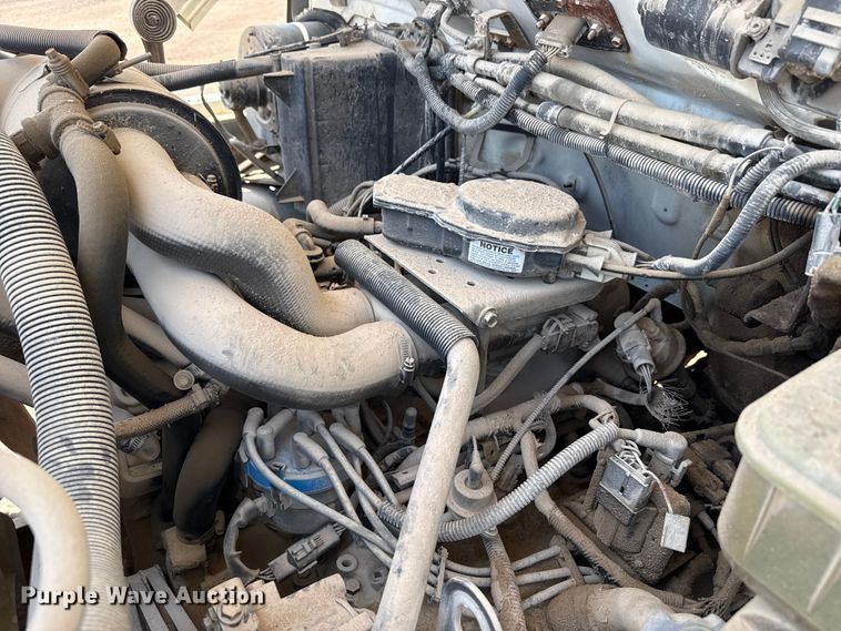 image for item EW4188 1996 Ford F700 dump truck