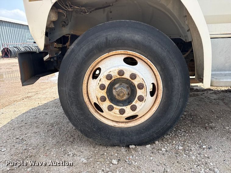 image for item EW4188 1996 Ford F700 dump truck