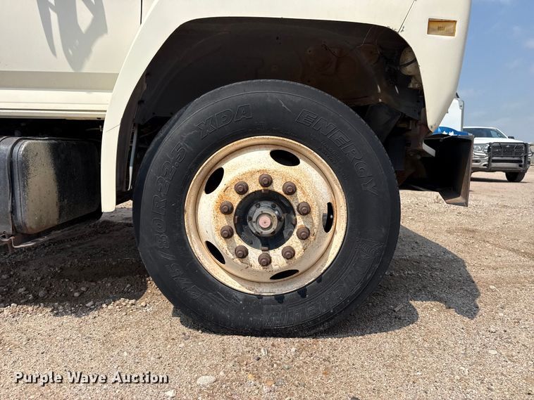 image for item EW4188 1996 Ford F700 dump truck