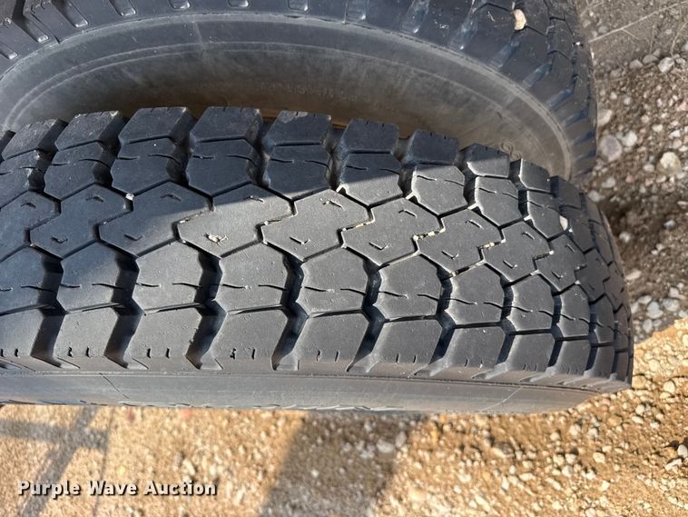 image for item EW4188 1996 Ford F700 dump truck
